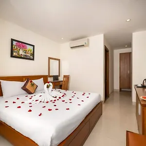 https://lan-nhi-hotel.hotelsofhoian.com
